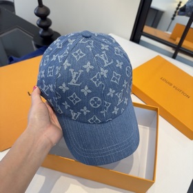 Новая модель кепки с козырьком от Lv L