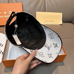 Новая бейсболка LV (Louis Vuitton) по 