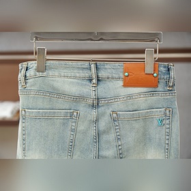 LV Louis Vuitton- Новинка из коллекции