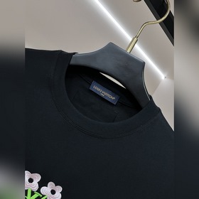 Эксклюзивная весенняя новинка от LV： м