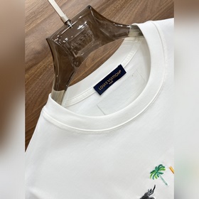 Эксклюзивная весенняя новинка от LV： м