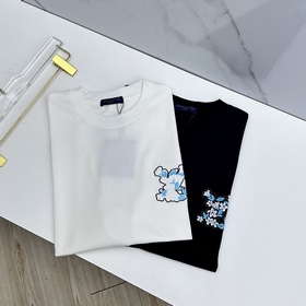 LV Louis Vuitton, модель с немного рас
