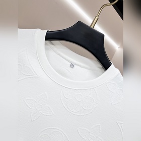 Рекомендуем   Lv — новинка весны： фу