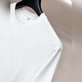 Рекомендуем   Lv — новинка весны： фу