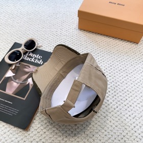 [Miumiu] Новая модель бейсболки с выш