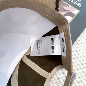 [Miumiu] Новая модель бейсболки с выш