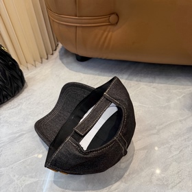 [Miumiu] Новая джинсовая бейсболка по