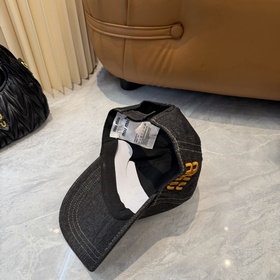 [Miumiu] Новая джинсовая бейсболка по