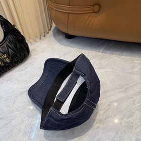 [Miumiu] Новая джинсовая бейсболка по