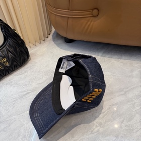[Miumiu] Новая джинсовая бейсболка по