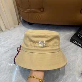 [Miumiu] Новая модель вышитой рыбацко