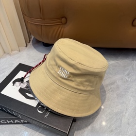 [Miumiu] Новая модель вышитой рыбацко