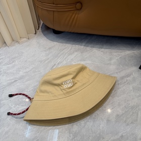 [Miumiu] Новая модель вышитой рыбацко