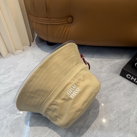 [Miumiu] Новая модель вышитой рыбацко