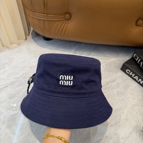 [Miumiu] Новая модель вышитой рыбацко