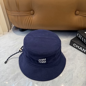 [Miumiu] Новая модель вышитой рыбацко
