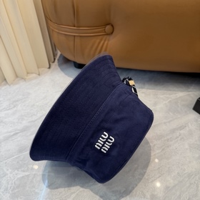 [Miumiu] Новая модель вышитой рыбацко