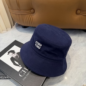 [Miumiu] Новая модель вышитой рыбацко