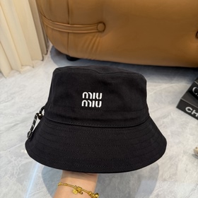 [Miumiu] Новая модель вышитой рыбацко