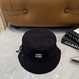 [Miumiu] Новая модель вышитой рыбацко
