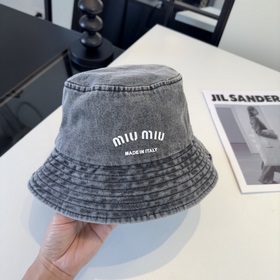Новая джинсовая рыбацкая кепка от Miu,