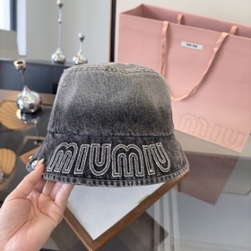 Новая джинсовая рыбацкая кепка от Miu,