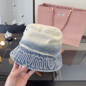 Новая джинсовая рыбацкая кепка от Miu,