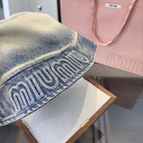 Новая джинсовая рыбацкая кепка от Miu,
