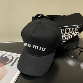 [Miumiu] Новая джинсовая бейсболка с 