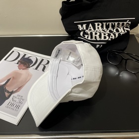 [Miumiu] Новая джинсовая бейсболка с