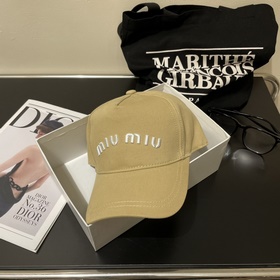 [Miumiu] Новая джинсовая бейсболка с 