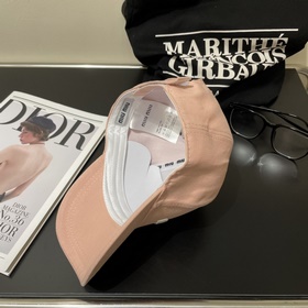 [Miumiu] Новая джинсовая бейсболка с