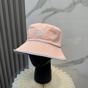 [Miumiu] Новая модель вышитой рыбацко