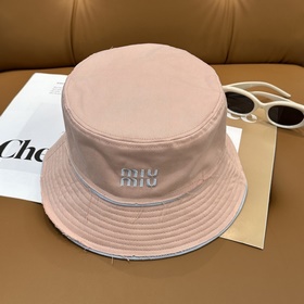[Miumiu] Новая модель вышитой рыбацко