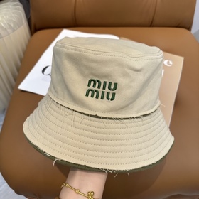 [Miumiu] Новая модель вышитой рыбацко