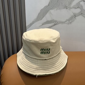 [Miumiu] Новая модель вышитой рыбацко