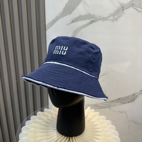 [Miumiu] Новая модель вышитой рыбацко