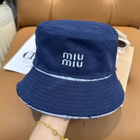 [Miumiu] Новая модель вышитой рыбацко