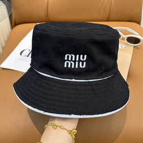 [Miumiu] Новая модель вышитой рыбацко