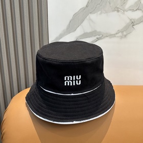 [Miumiu] Новая модель вышитой рыбацко