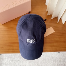 Новая осенне-зимняя бейсболка Miu： под
