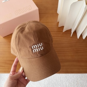 Новая осенне-зимняя бейсболка Miu： под