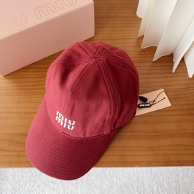 Новая осенне-зимняя бейсболка Miu： под