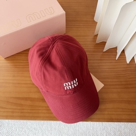 Новая осенне-зимняя бейсболка Miu： под