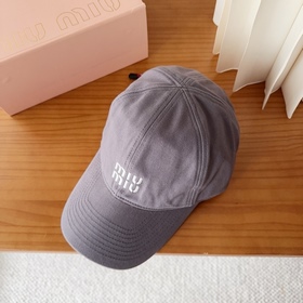 Новая осенне-зимняя бейсболка Miu： под
