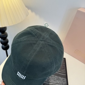 Оригинальные бейсболки Miu из новой ве