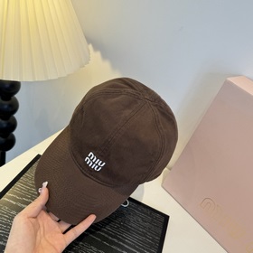 Оригинальные бейсболки Miu из новой ве