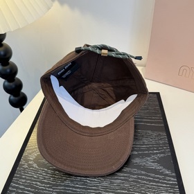 Оригинальные бейсболки Miu из новой ве