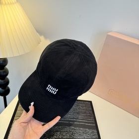 Оригинальные бейсболки Miu из новой ве