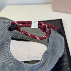 Оригинальные бейсболки Miu из новой ве